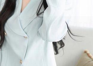 秀人网 - 更新来啦！软软Roro长腿图集，想低调可没办法～
