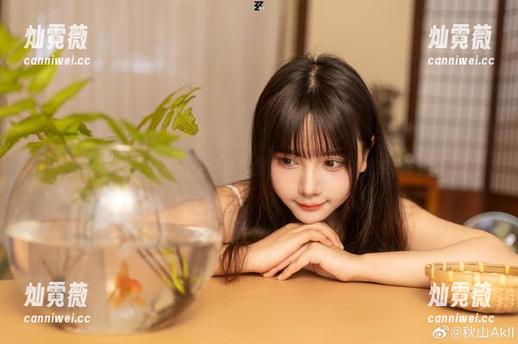 工作不易，穿对职业装更重要，秋山AkI合集来解救你！