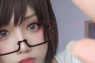 芊川一笑MNK的全套写真，2B黑花嫁，惹人瞩目，真想看更多。
