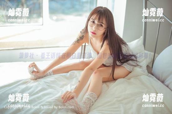 菠萝社 - 看王语纯在黑白里打滚，图包的幽默感溢出屏幕！