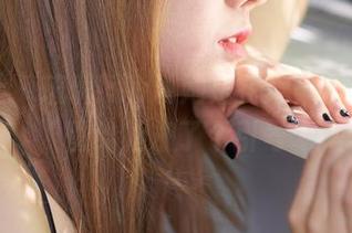 蜜桃社 - 琉璃lily说她是花嫁，但我的美图给她加了个引号