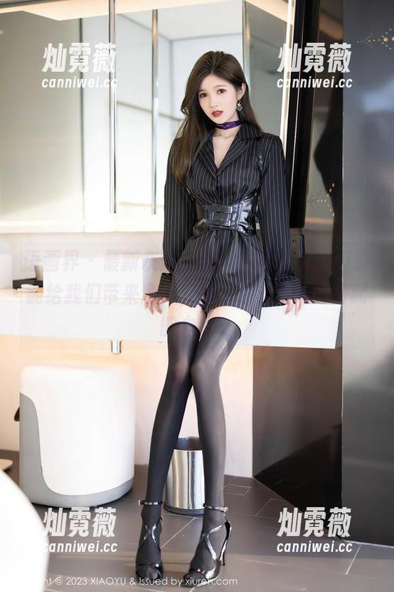 语画界 - 最新灰丝灵感，王馨瑶yanni总能给我们带来意外，谁还敢小看她的搭配能力呢？
