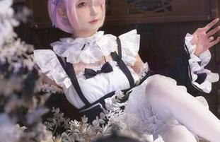 学着阿包也是兔娘玩转油亮，更新套图让人念念不忘。