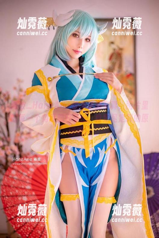 雨波_HaneAme的水手服写真，图片里的每一个角度都好奇怪，肯定是定制的原因吧。