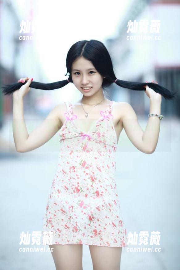 青豆客 - 无处不在的陈嘉瑶AYomiabe：私房美图中的裸足之舞