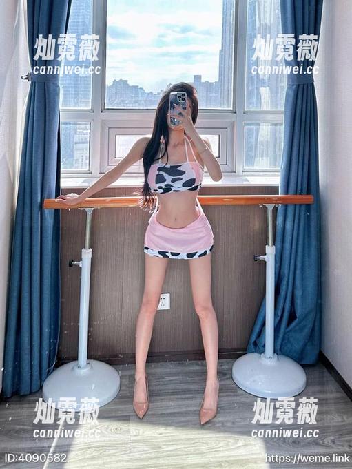 微密圈 - 这里没有难题，只有黎允熙baby的圣诞女王写真和满满的福利！